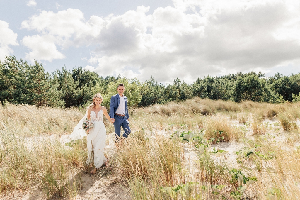 Brautpaar in den Dünen von Usedom